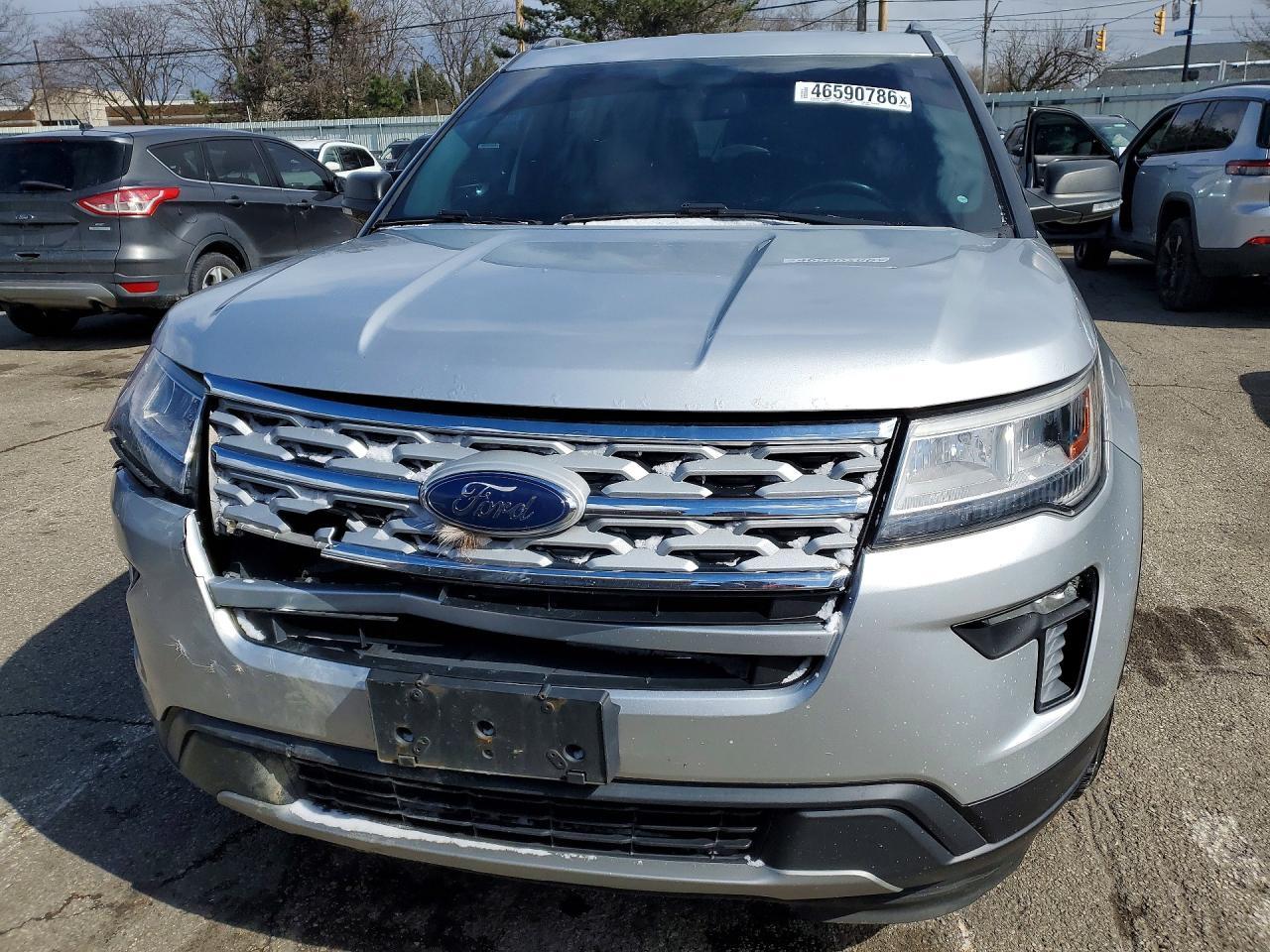 2019 Ford Explorer Xlt - Фото 5