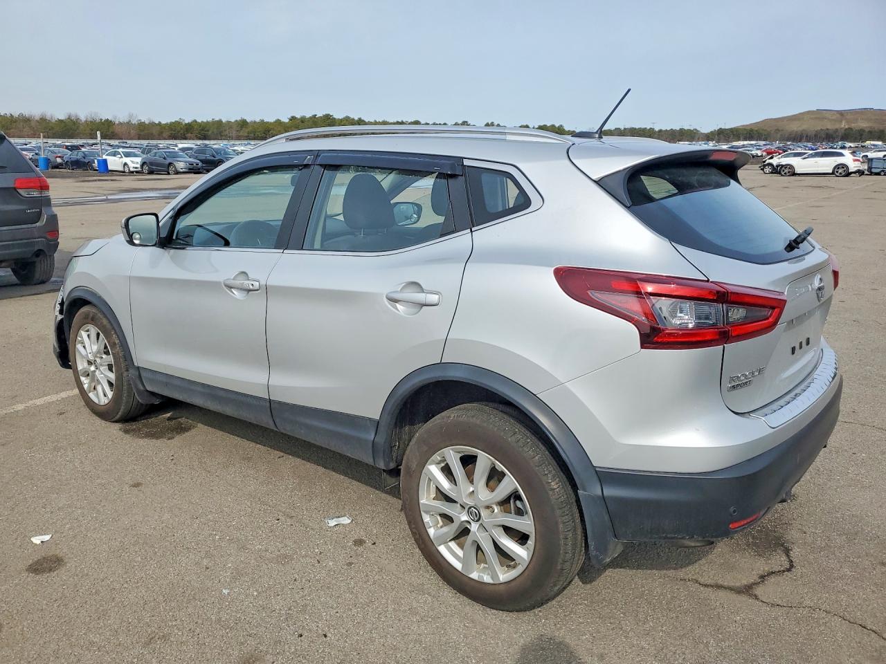 2021 Nissan Rogue Sport Sv - Image 2