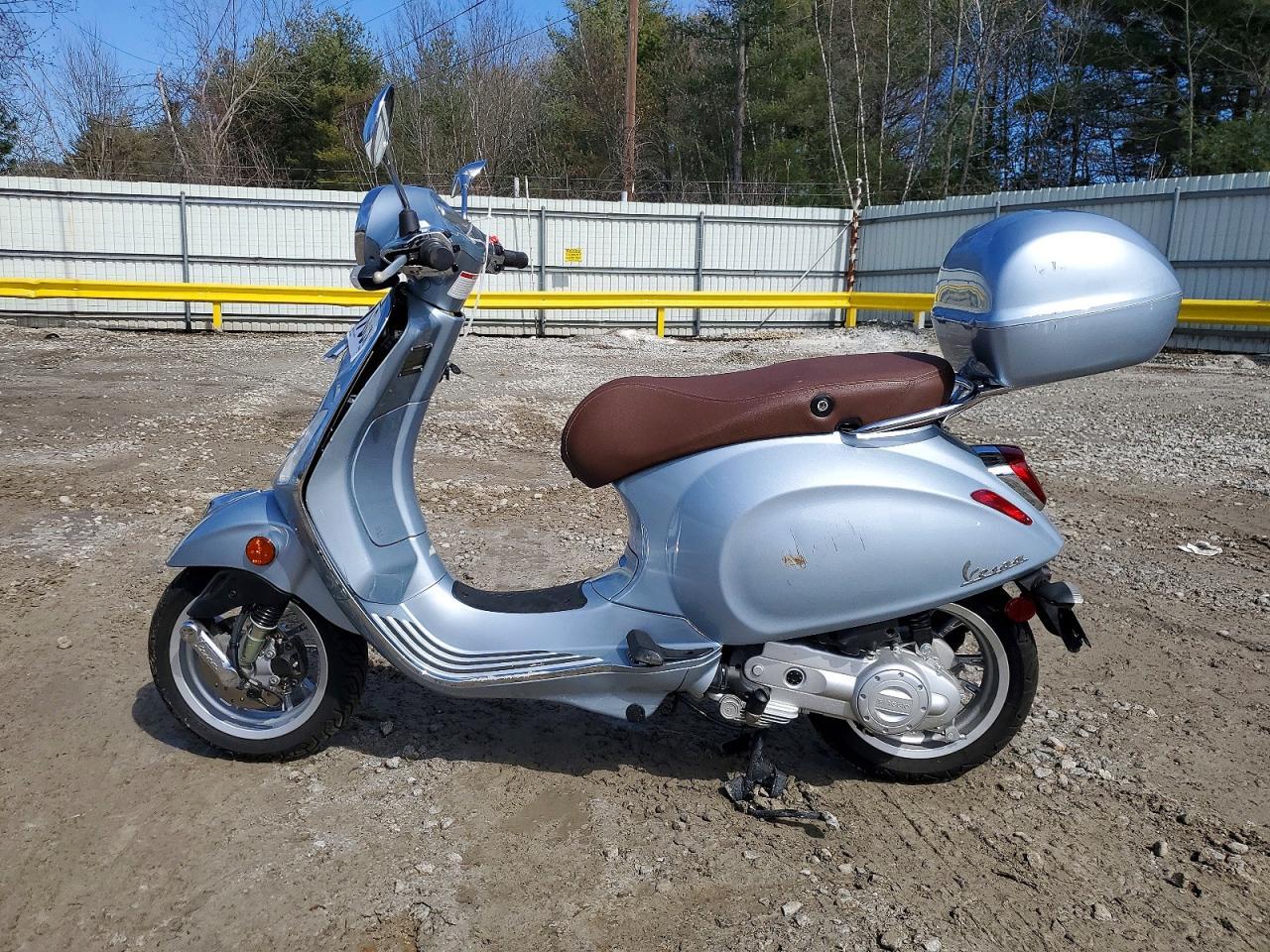 2022 Vespa Primavera 50 4V Ie - Фото 3