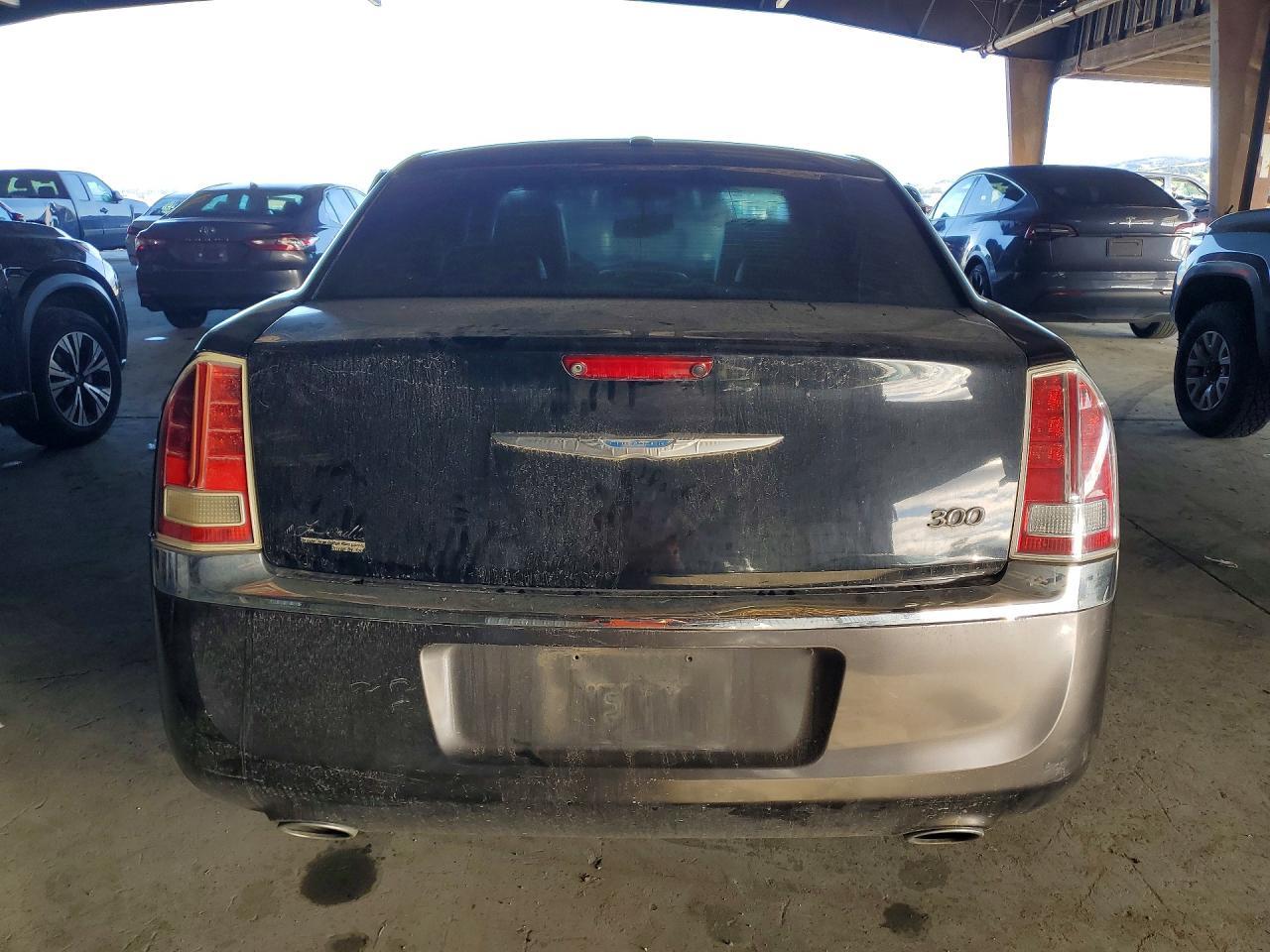 2012 Chrysler 300 - Image 6
