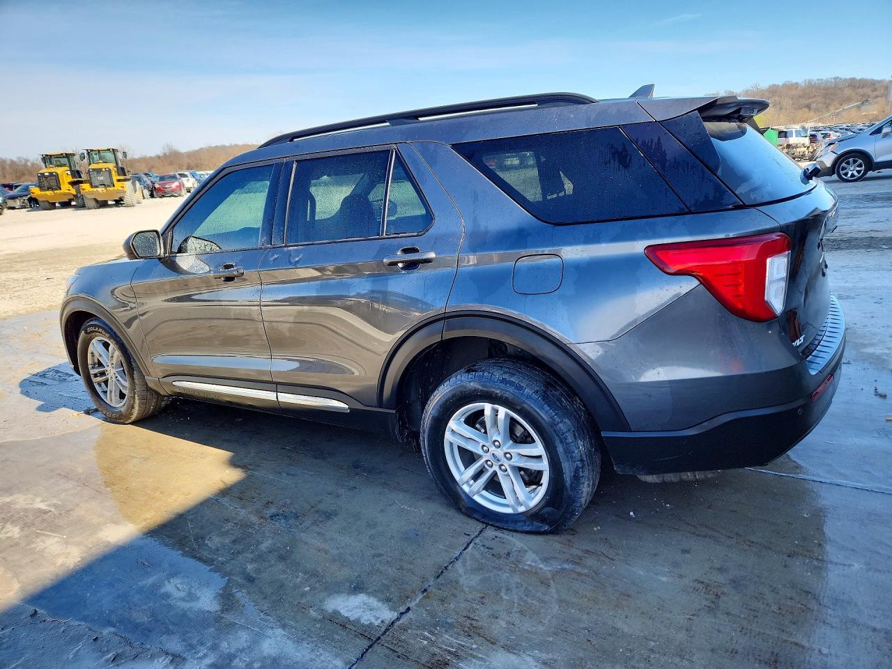 2020 Ford Explorer Xlt - Image 2