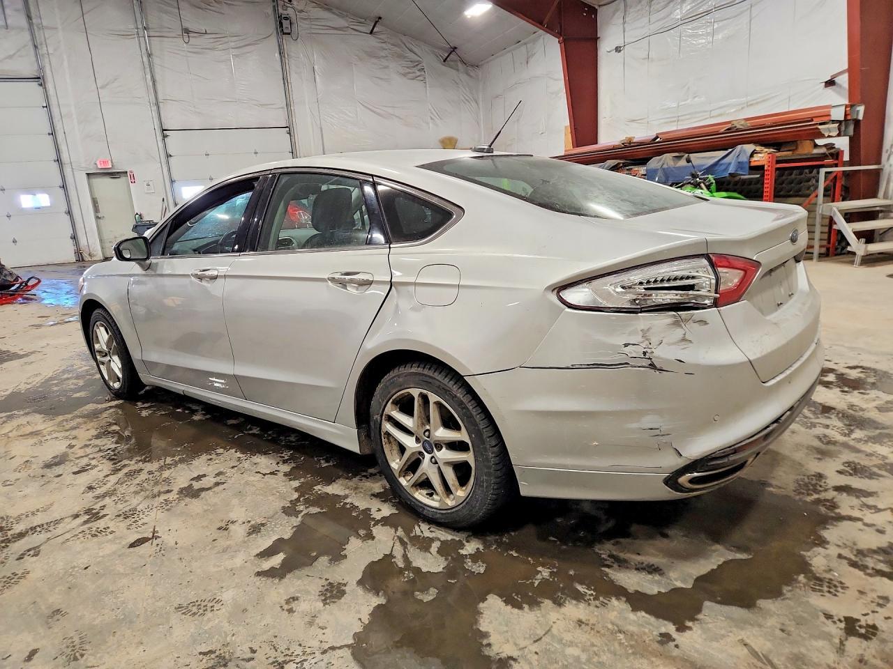 2016 Ford Fusion Se - Фото 2
