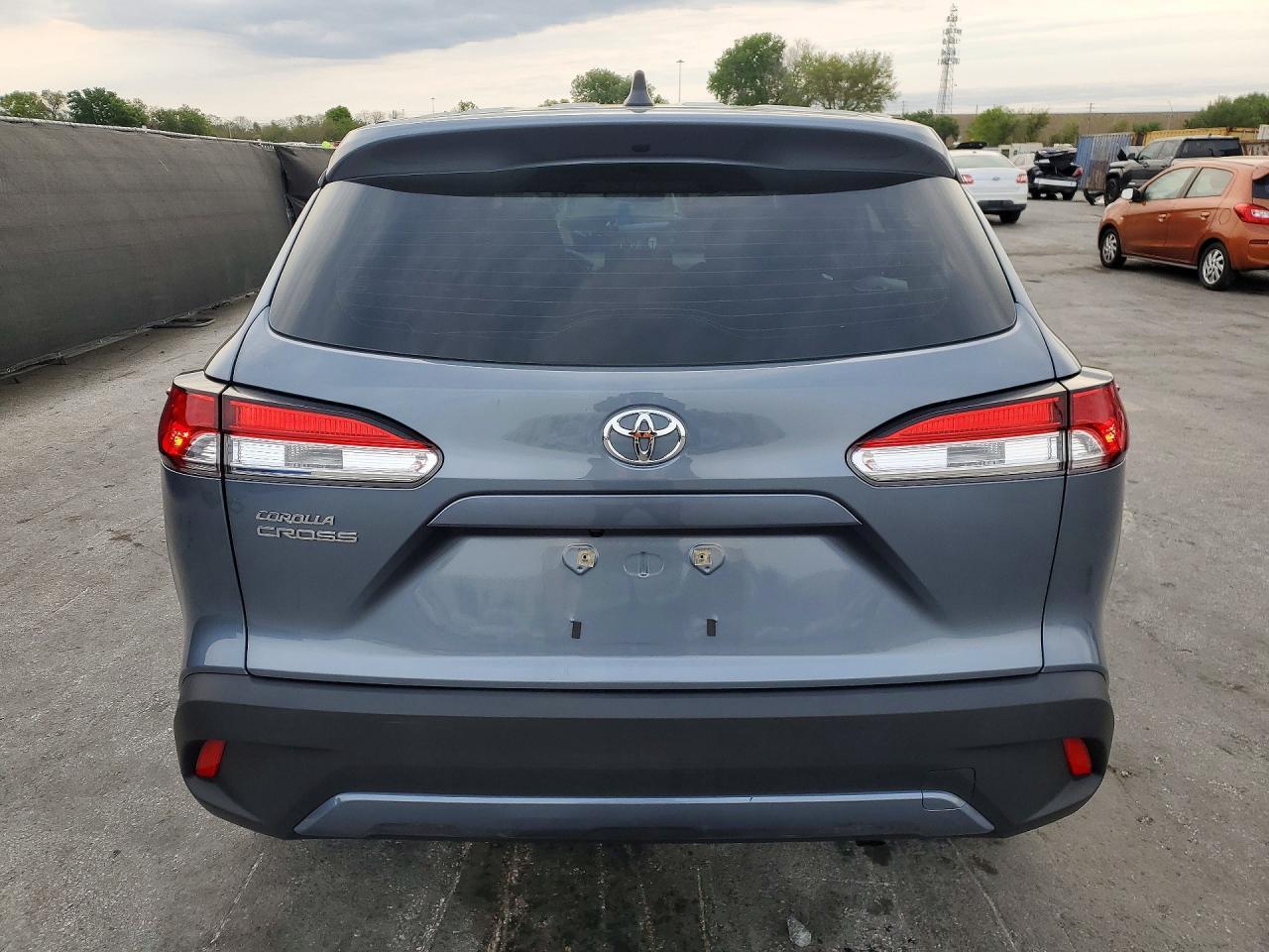 2022 Toyota Corolla Cross L - Фото 6
