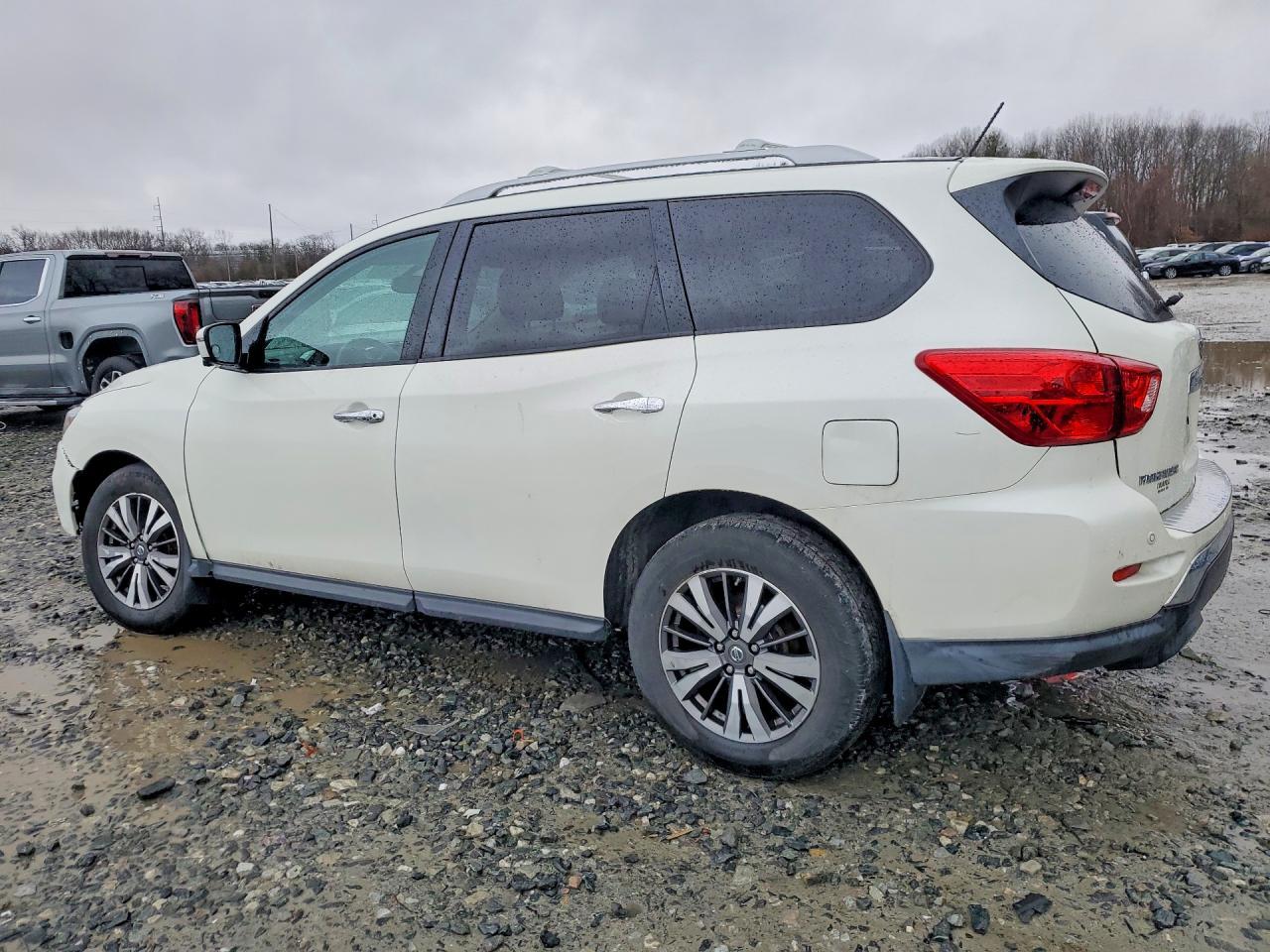 2017 Nissan Pathfinder Sl - Фото 2