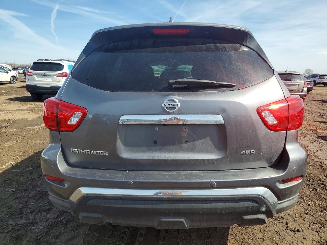 2019 Nissan Pathfinder S - Фото 6