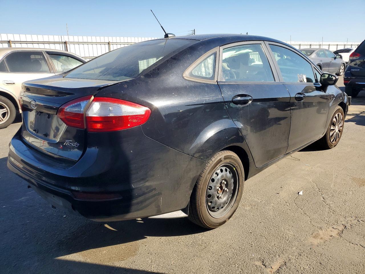 2019 Ford Fiesta S - Фото 3