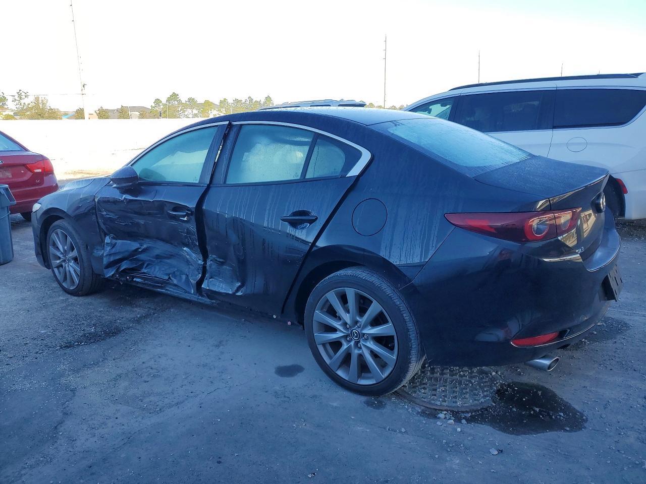 2023 Mazda 3 Preferred - Фото 2