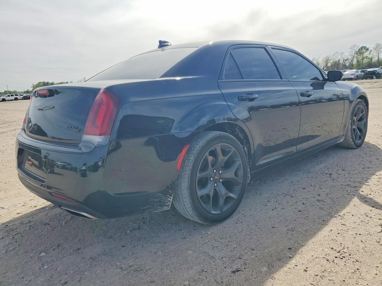 2023 Chrysler 300 S - Фото 3