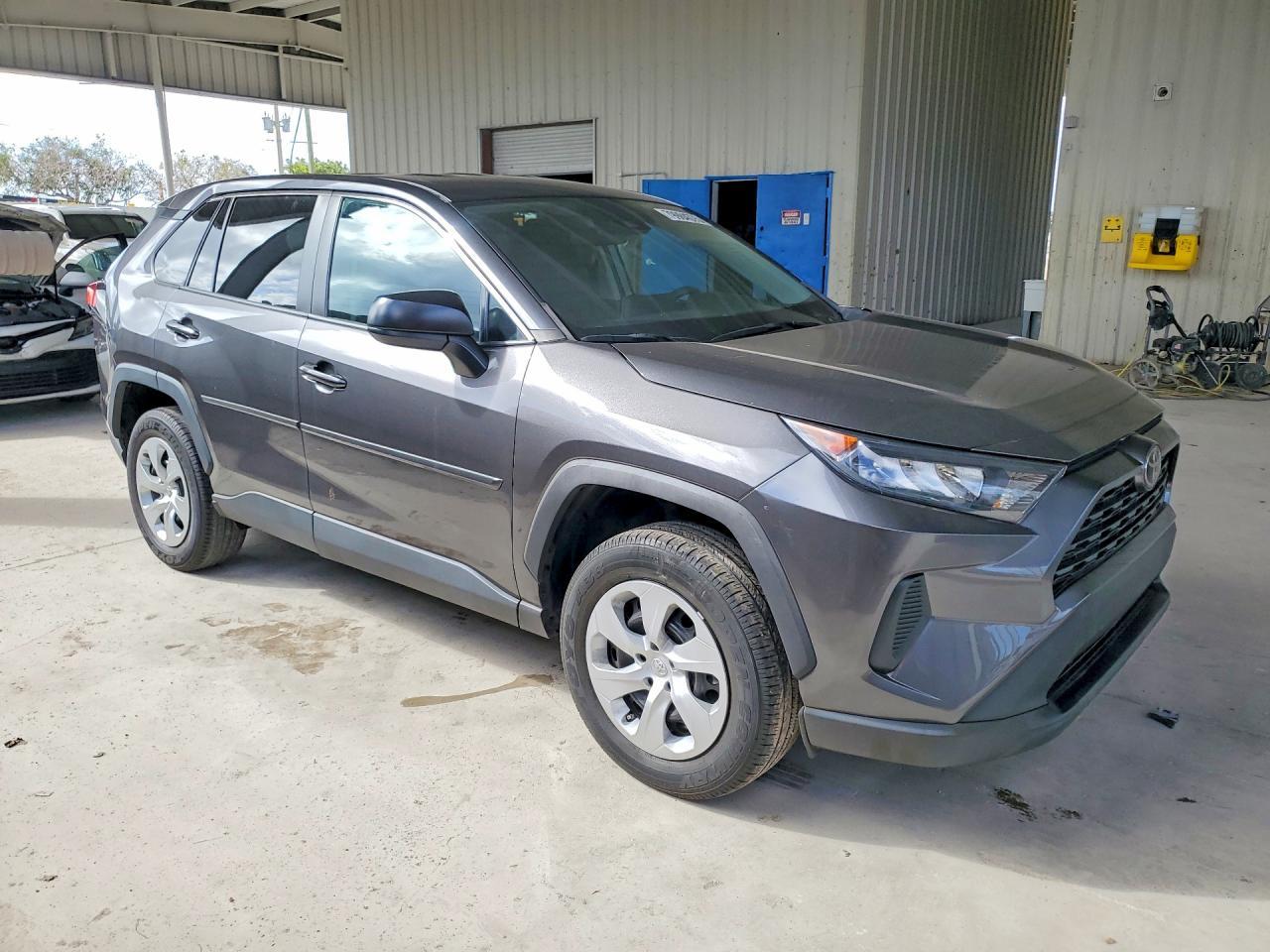 2022 Toyota Rav4 Le - Фото 4