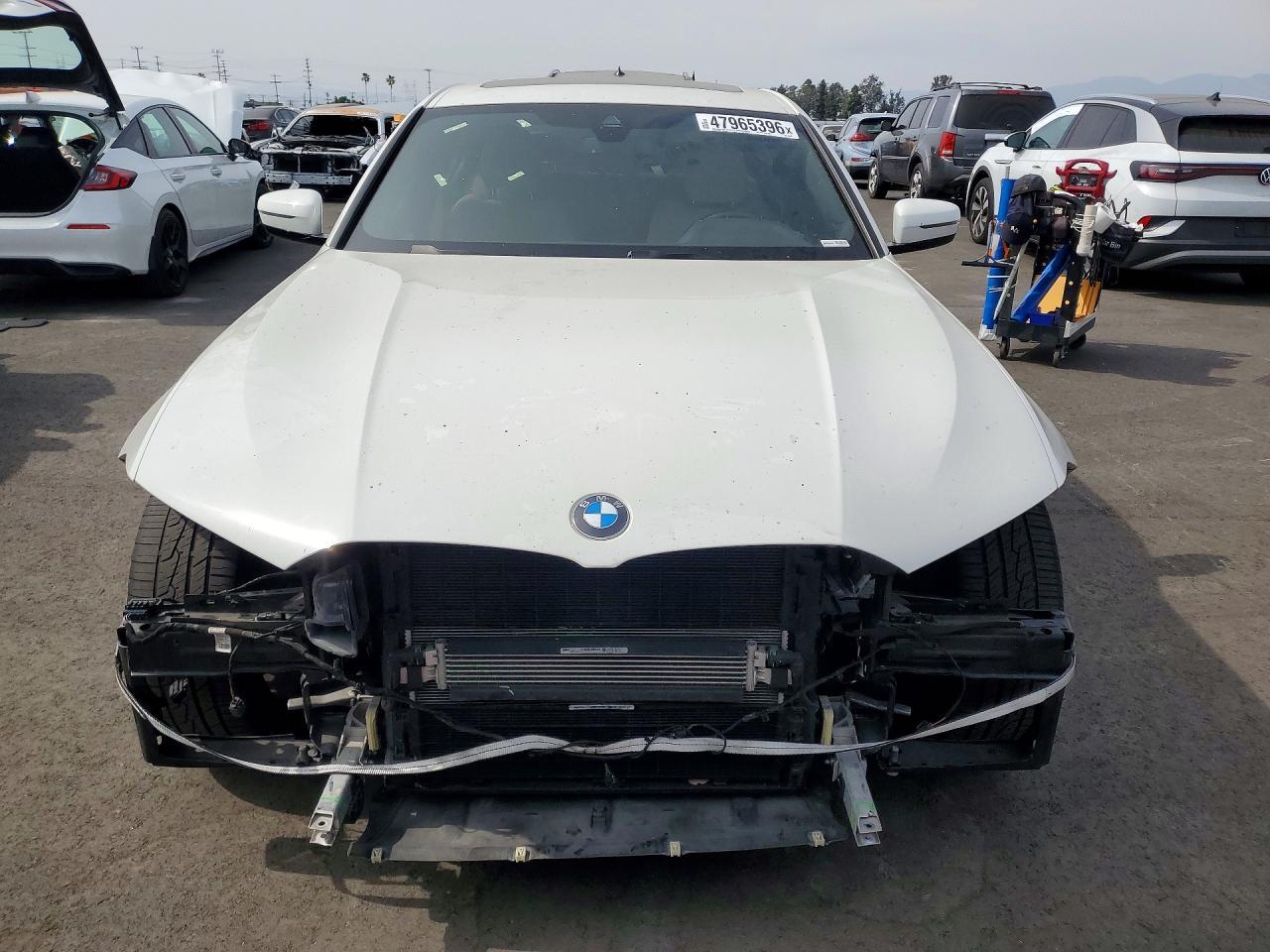 2019 BMW 330I - Фото 5