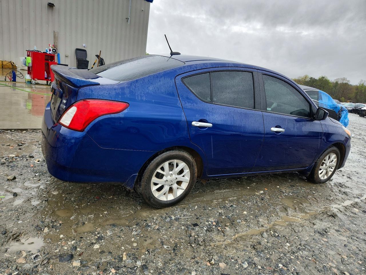 2018 Nissan Versa Sv - Фото 3