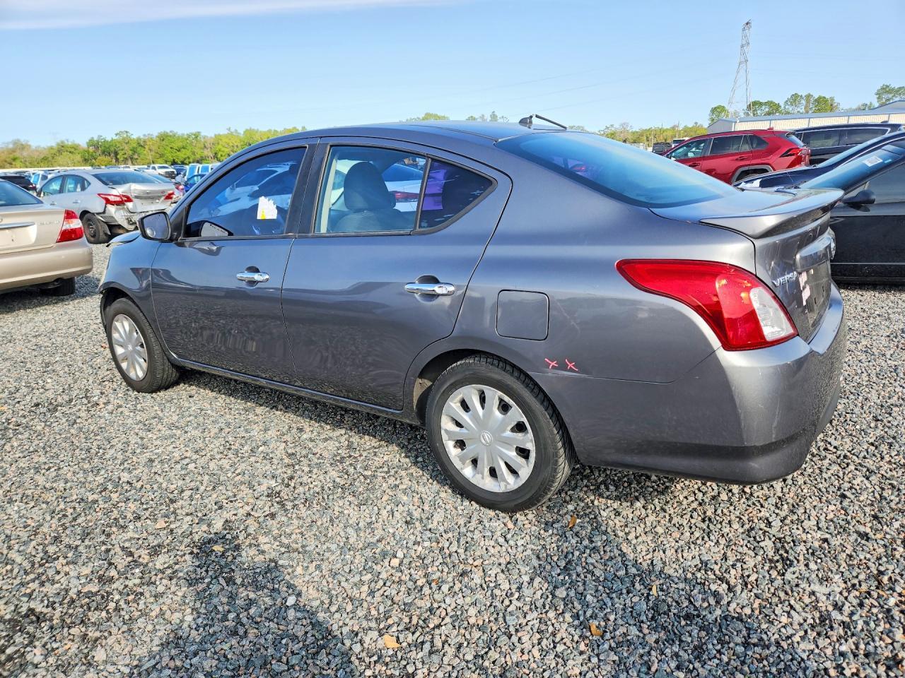2018 Nissan Versa Sv - Фото 2
