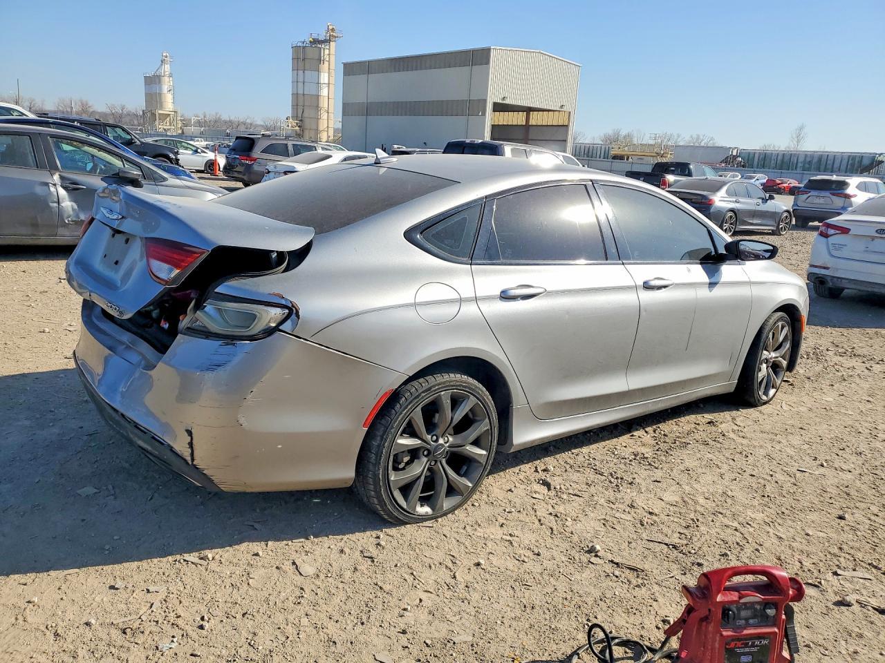 2015 Chrysler 200 S - Image 3