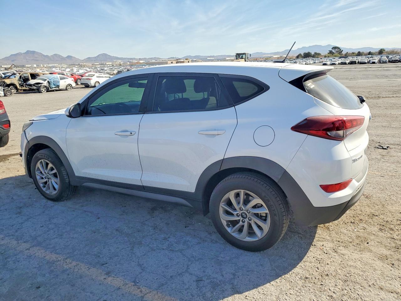 2017 Hyundai Tucson Se - Фото 2