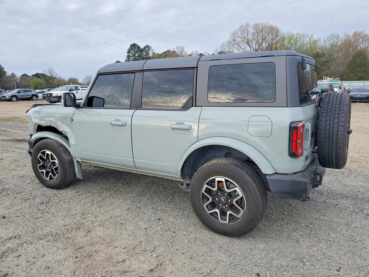 2024 Ford Bronco Outer Banks - Фото 2