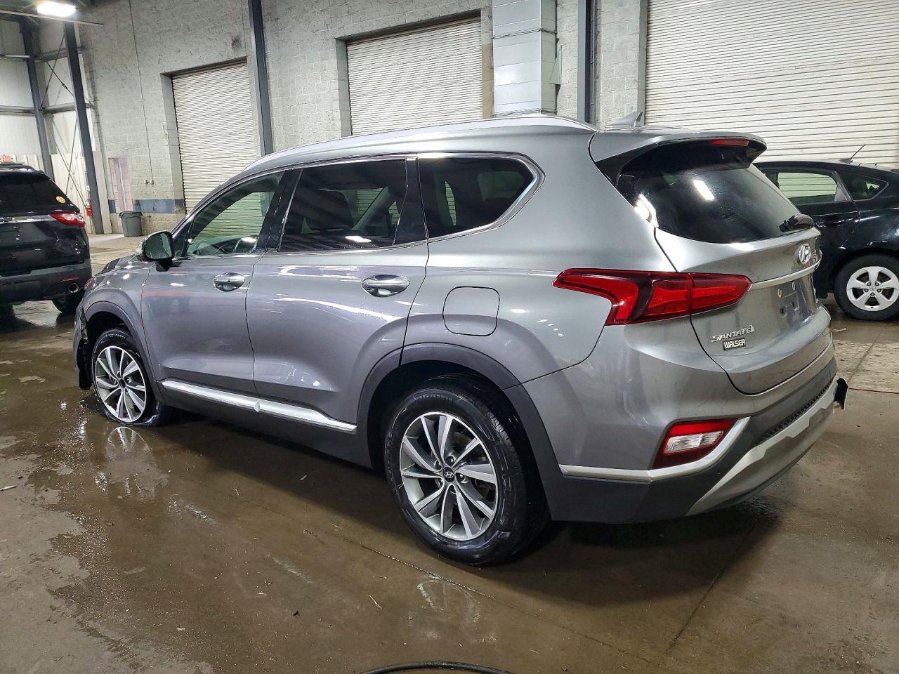 2019 Hyundai Santa Fe Ultimate 2.4L - Image 2
