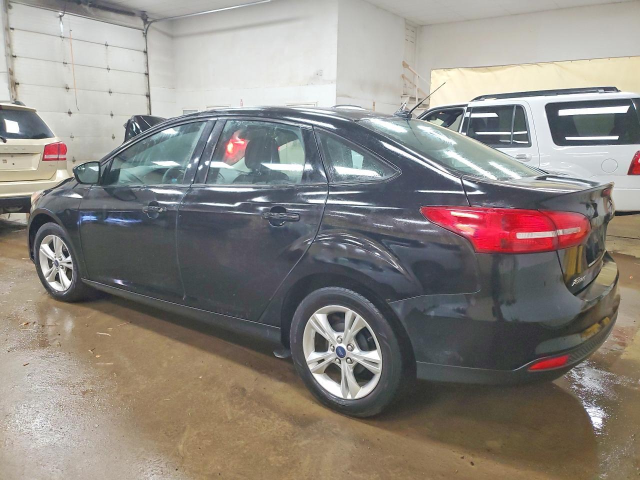2017 Ford Focus Se - Image 2