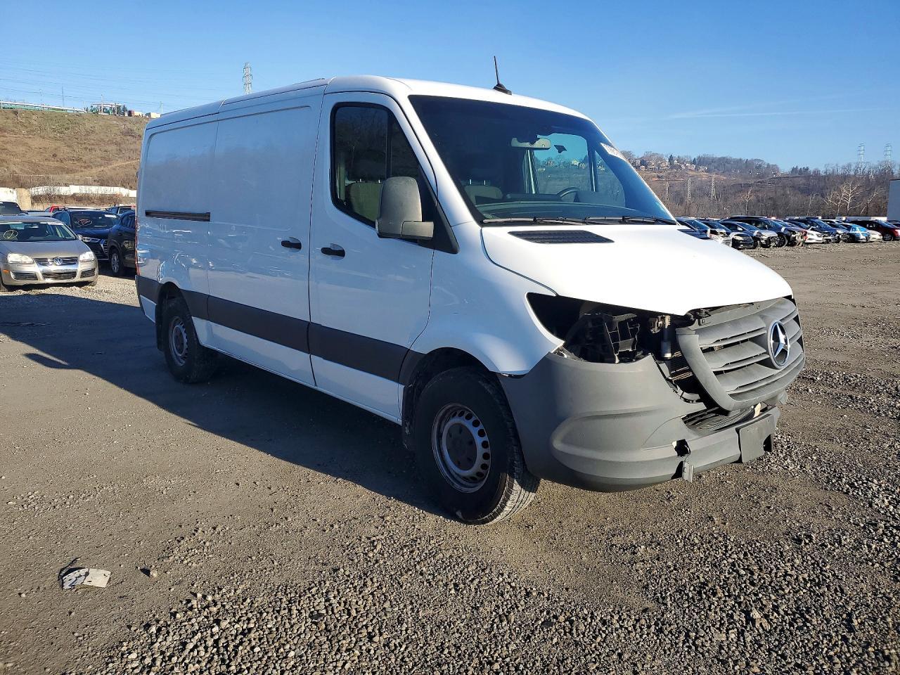 2021 Mercedes Benz Sprinter 1500 Delivery Van - Фото 4