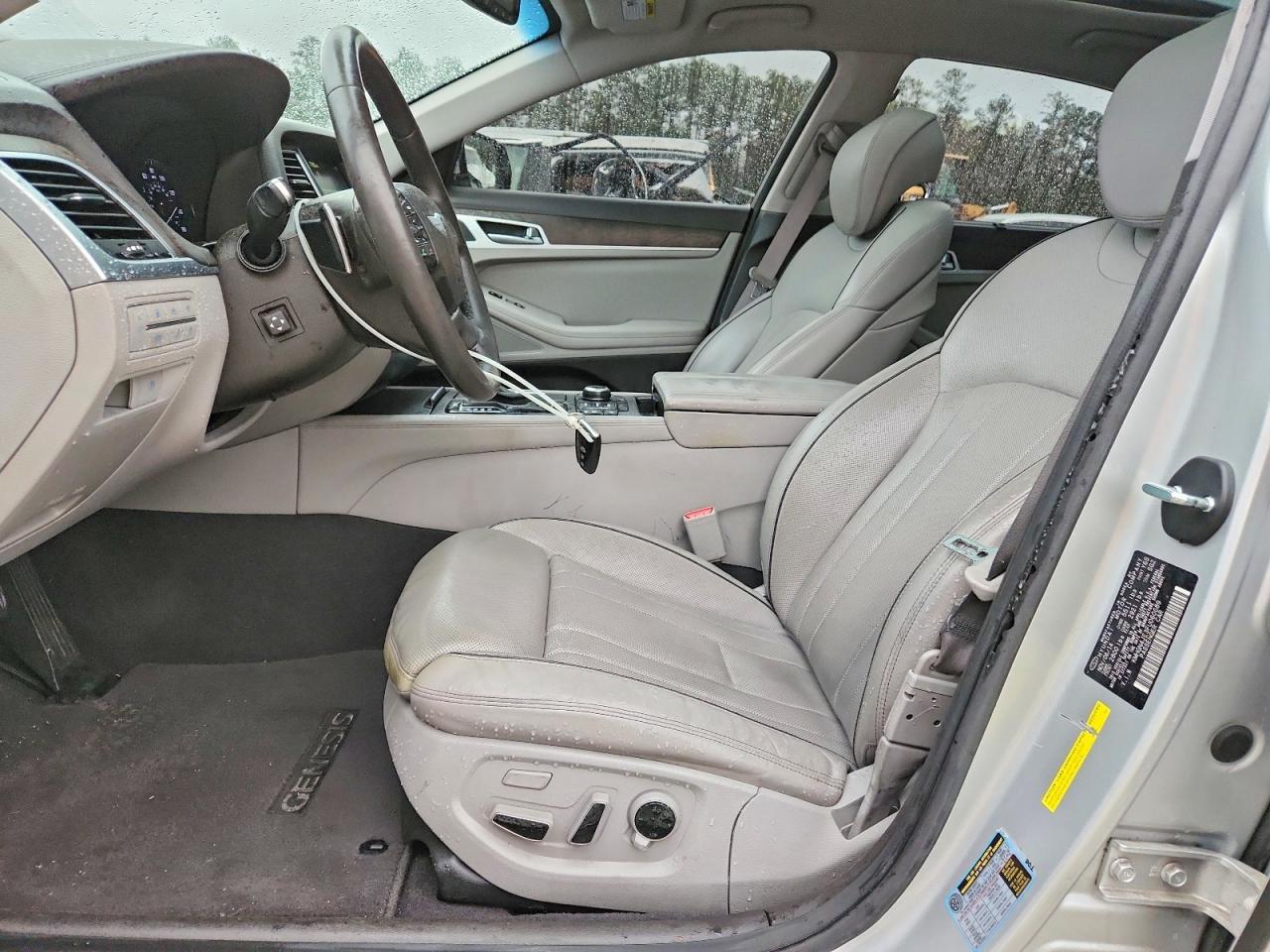 2015 Hyundai Genesis 3.8L - Image 7