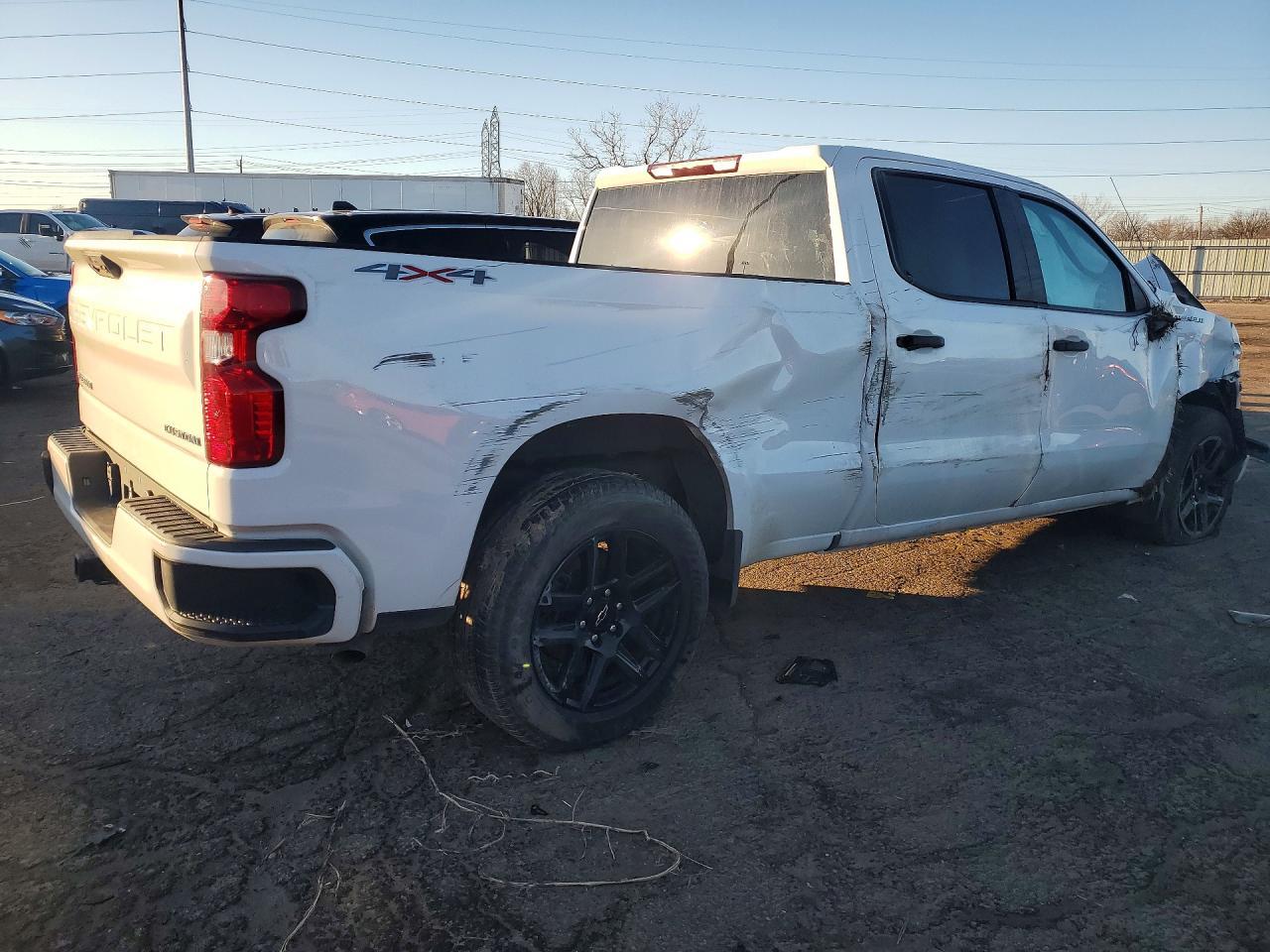 2023 Chevrolet Silverado K1500 Custom - Фото 3
