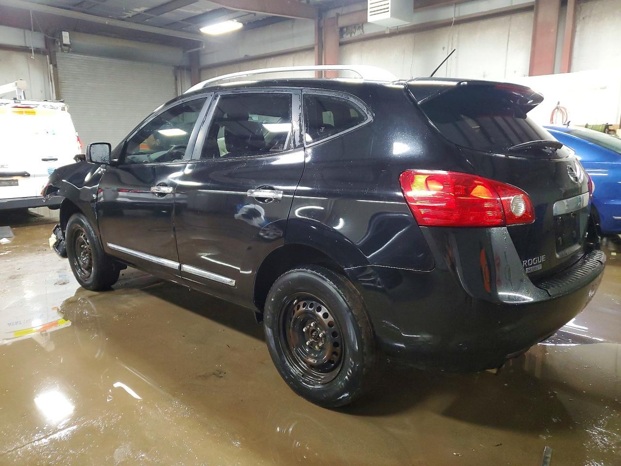 2015 Nissan Rogue Select S - Image 2