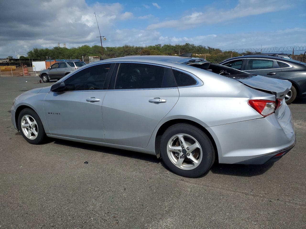 2018 Chevrolet Malibu Ls - Image 2