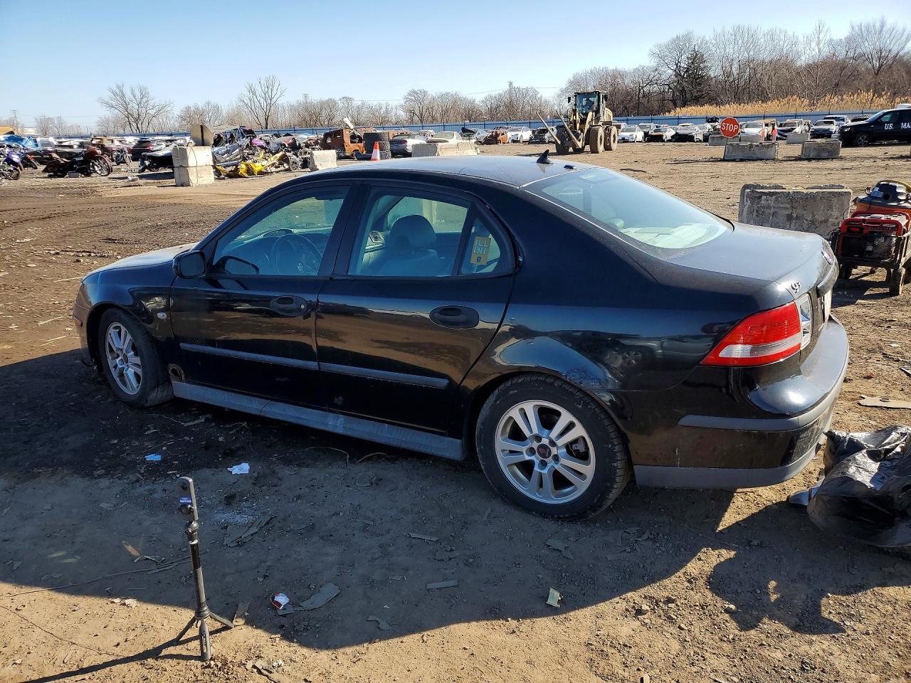 2005 Saab 9-3 Linear - Image 2