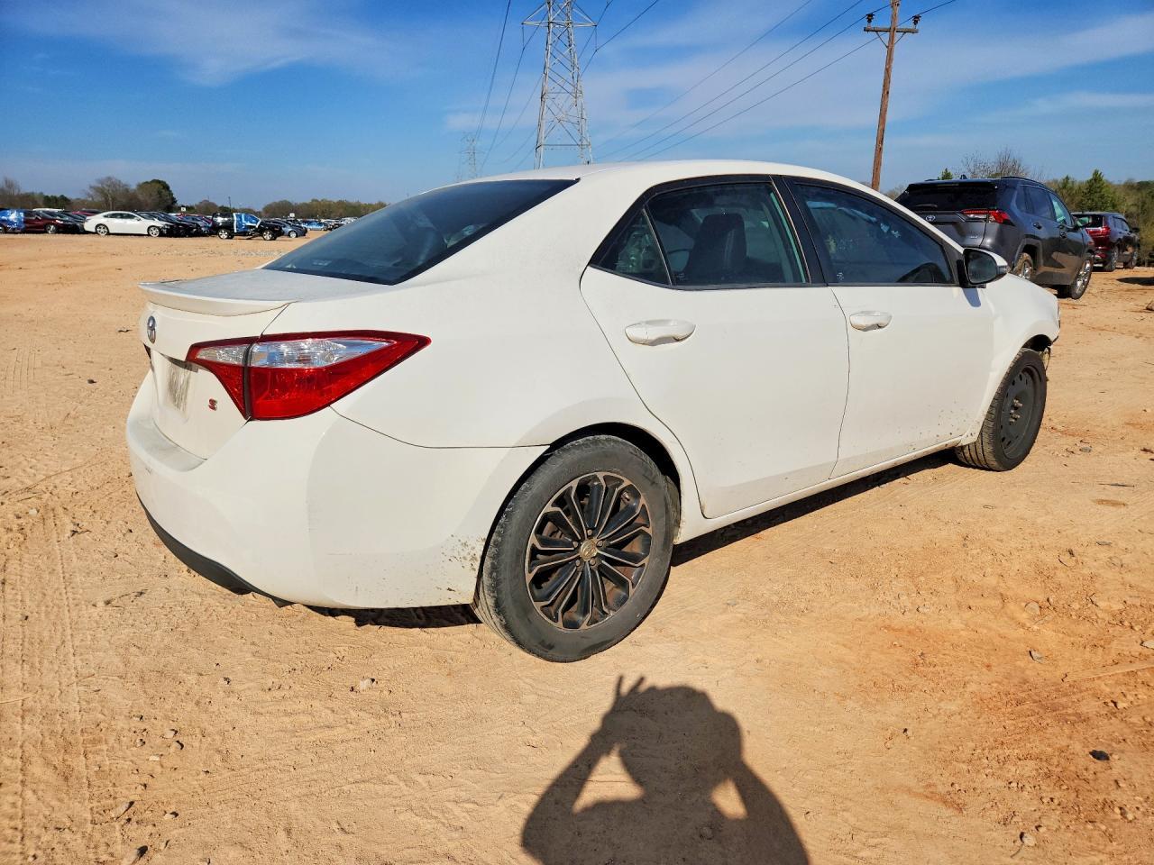 2016 Toyota Corolla Le - Image 3