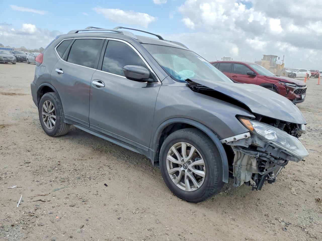 2019 Nissan Rogue - Image 4