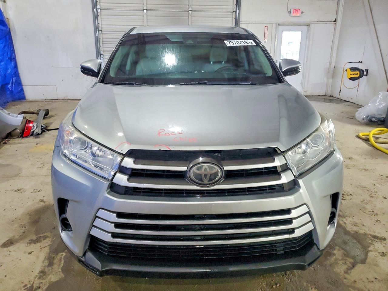 2017 Toyota Highlander Le - Фото 5