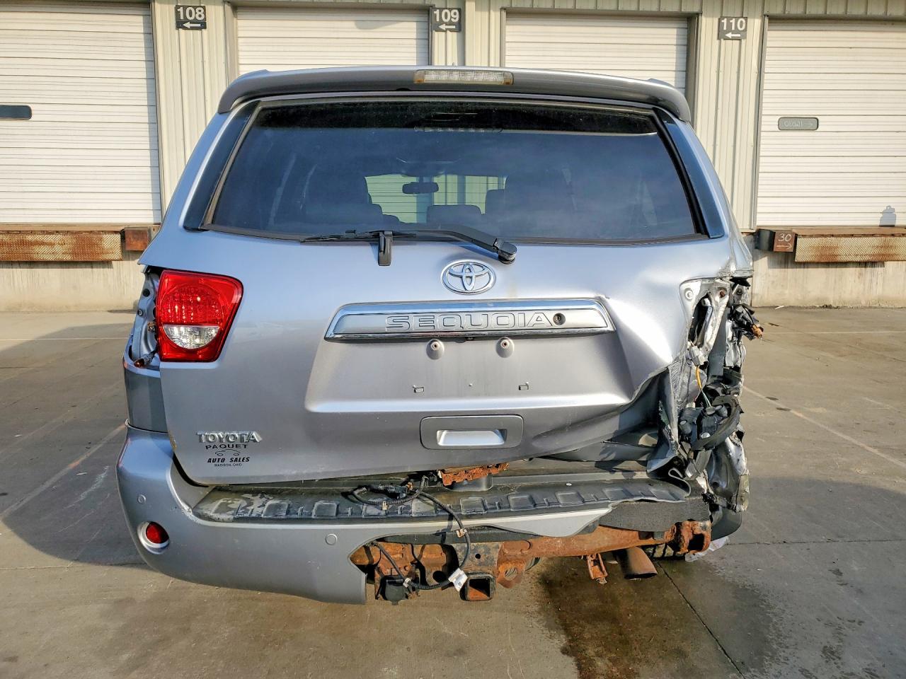 2010 Toyota Sequoia Platinum - Фото 6