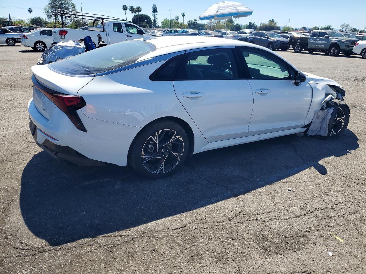 2025 Kia K5 - Фото 3