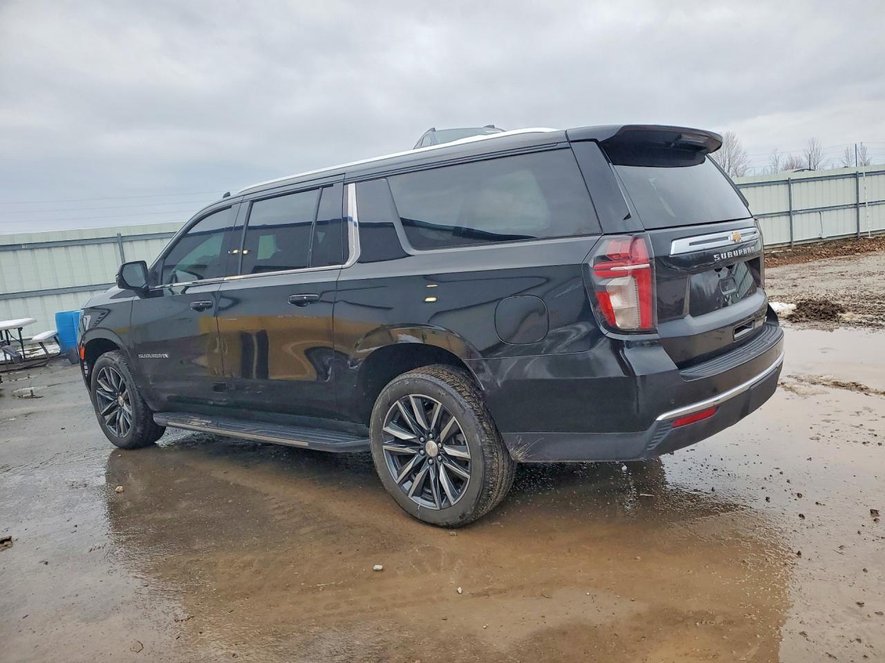 2021 Chevrolet Suburban K1500 Lt - Фото 2