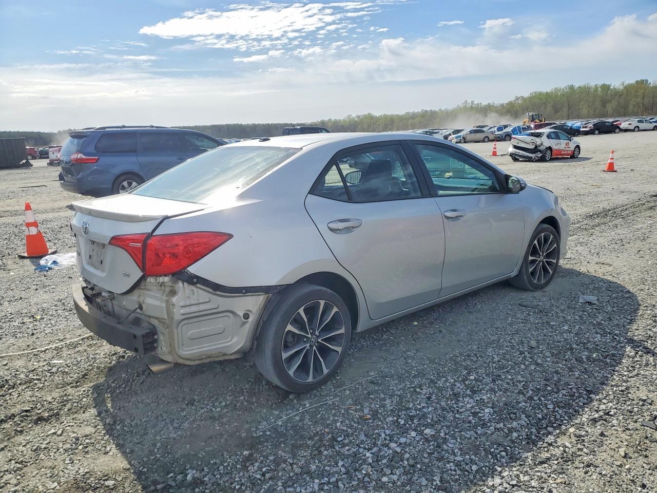 2018 Toyota Corolla Se - Фото 3
