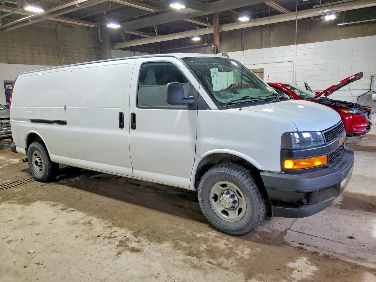 2023 Chevrolet Express 3500 Ext Cargo Van - Фото 4
