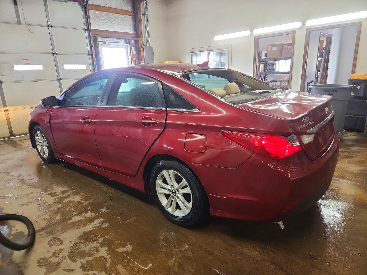 2014 Hyundai Sonata Gls - Image 2