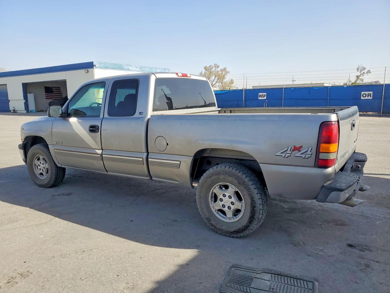 2000 Chevrolet Silverado K1500 - Фото 2
