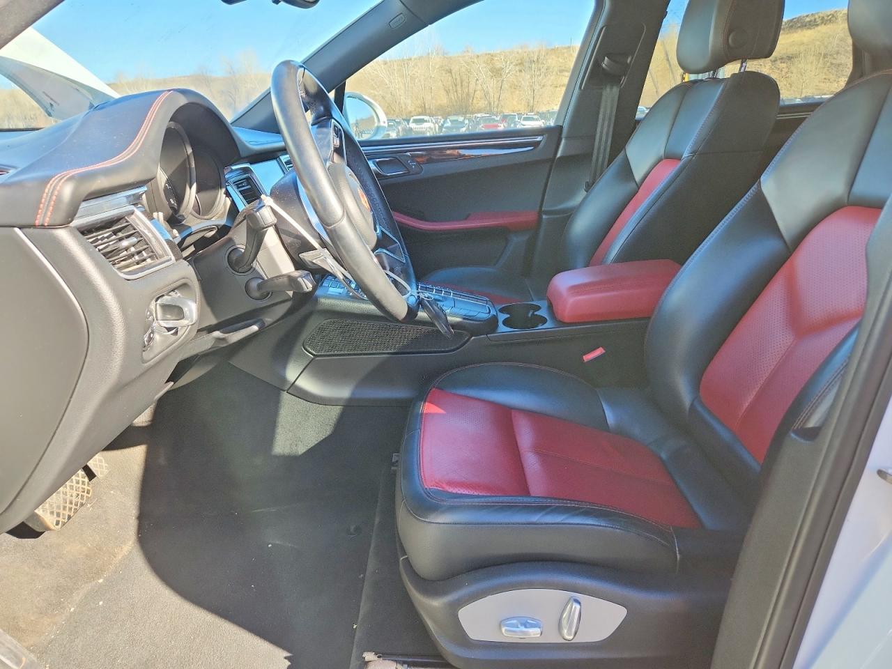 2017 Porsche Macan - Image 7