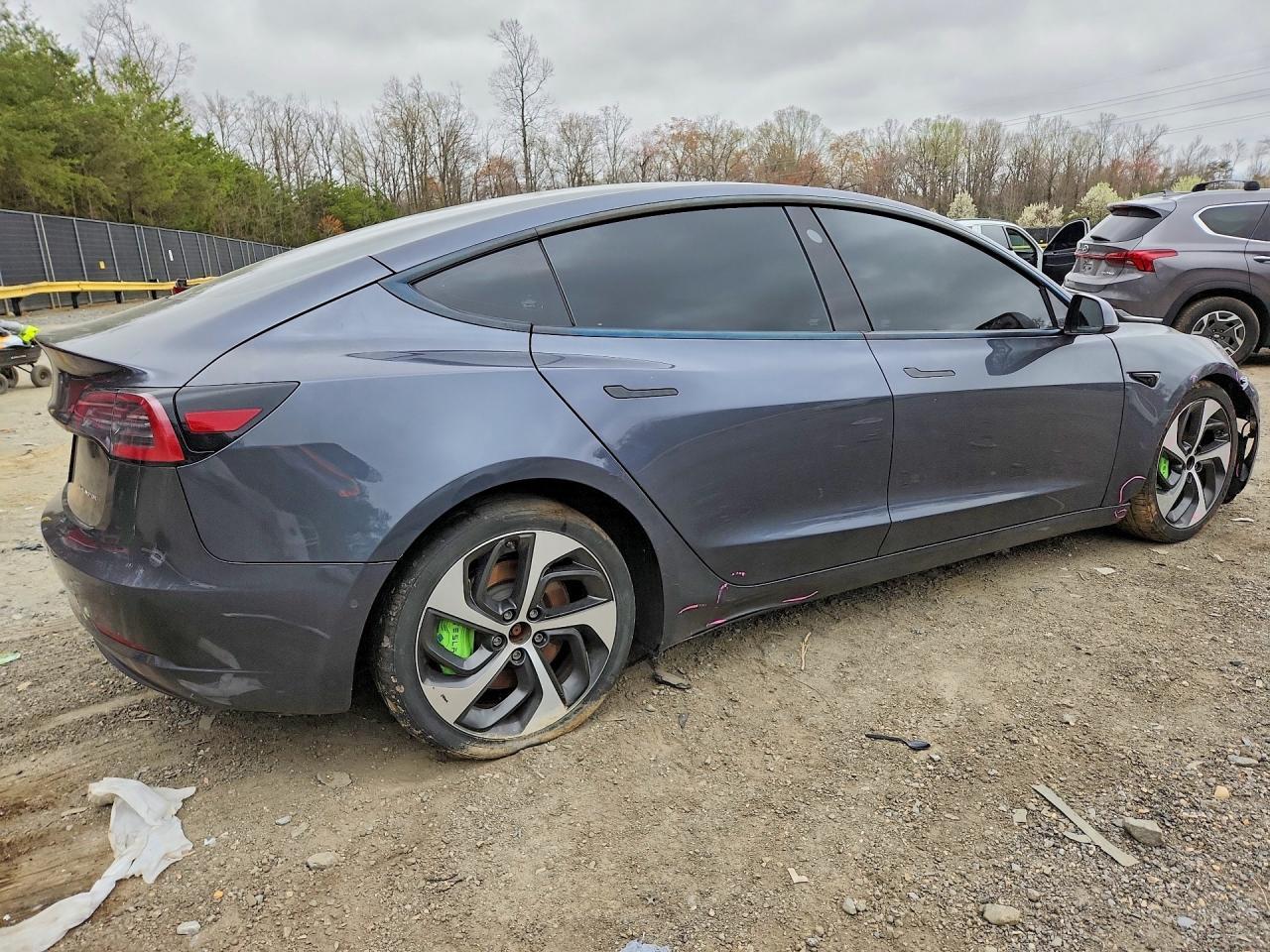 2022 Tesla Model 3 - Image 3