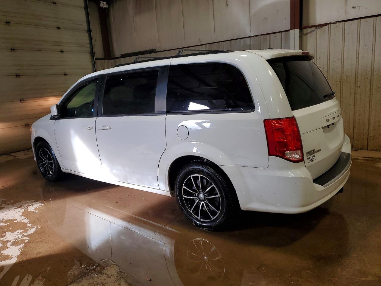 2018 Dodge Grand Caravan Gt - Image 2