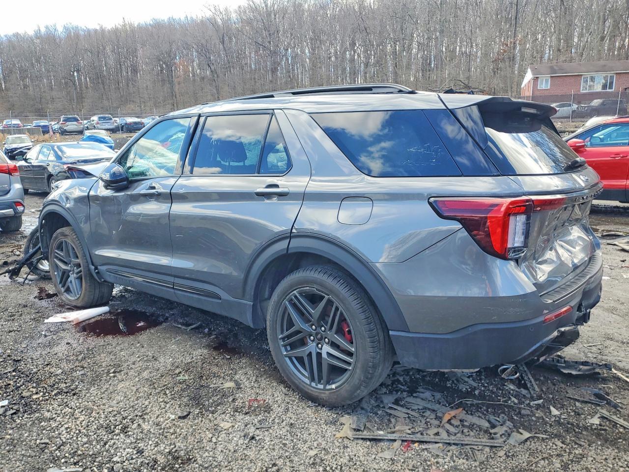 2025 Ford Explorer St-Line - Image 2