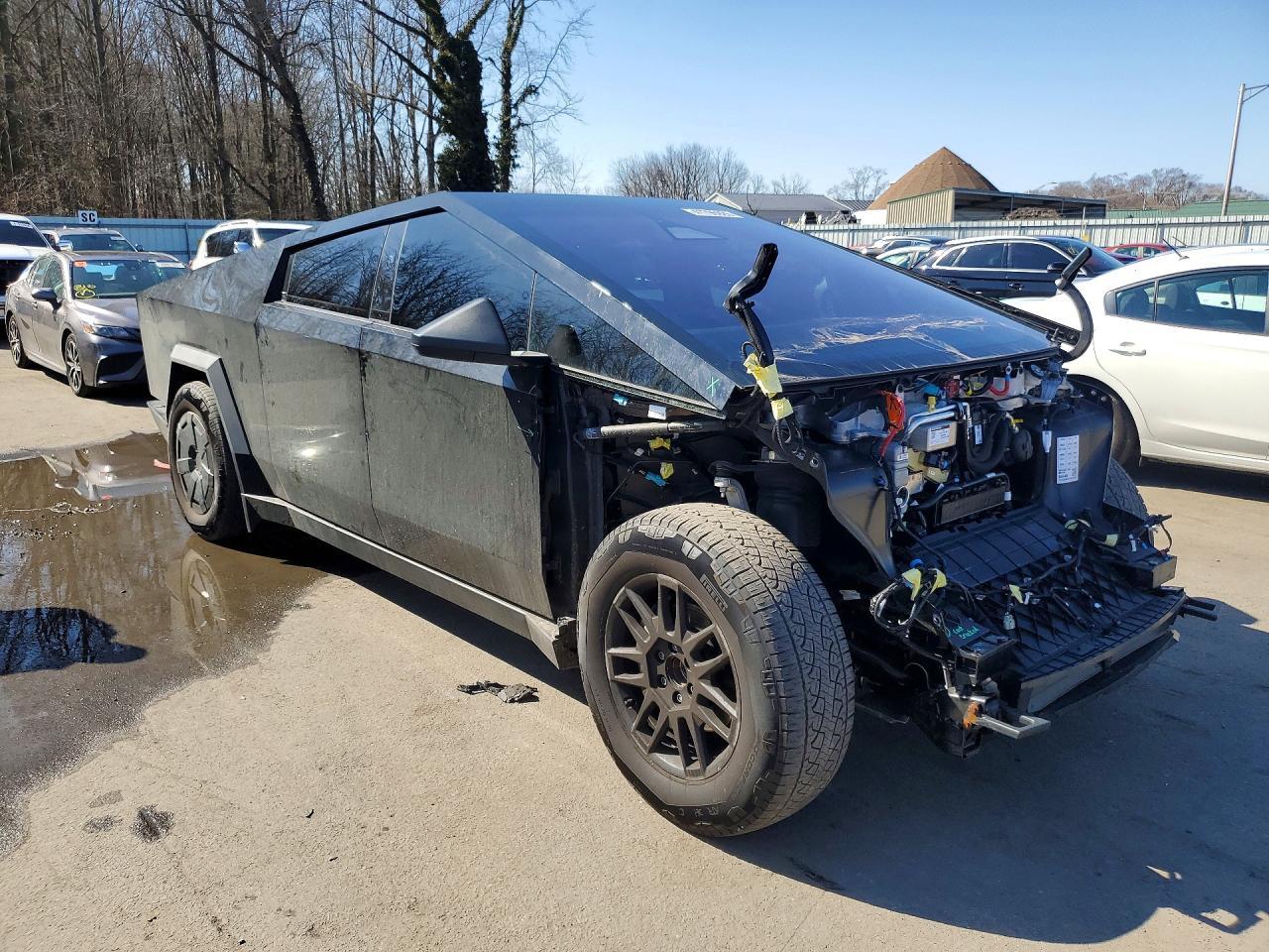 2025 Tesla Cybertruck - Image 4