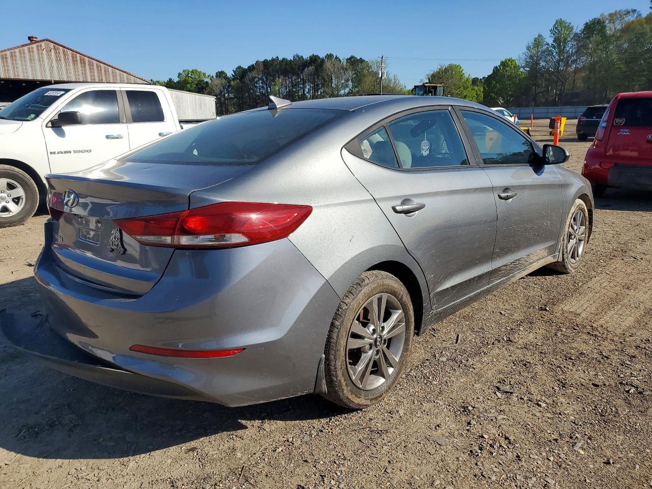 2018 Hyundai Elantra Value Edition - Фото 3