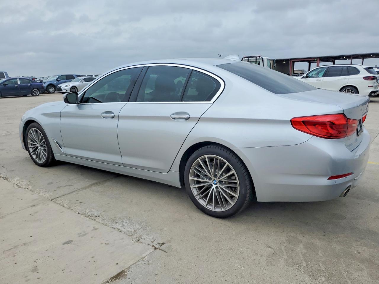 2017 BMW 530 I - Фото 2