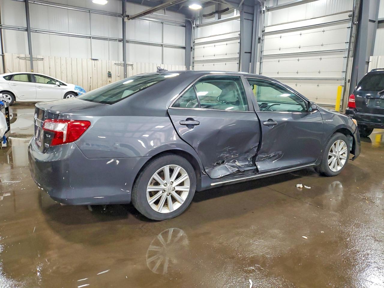 2012 Toyota Camry Hybrid Xle - Image 3