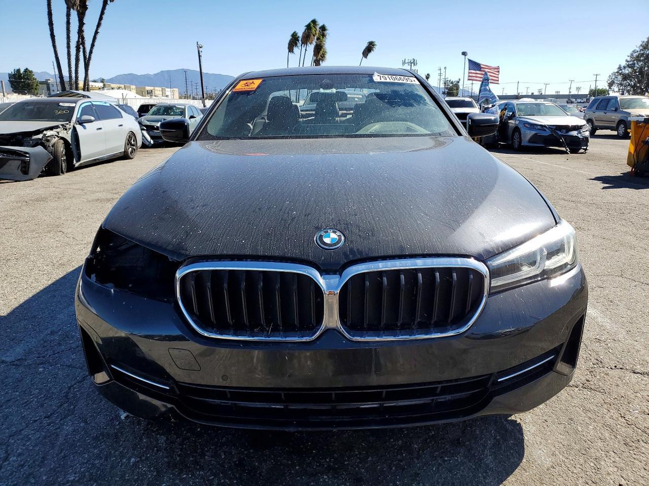 2022 BMW 530E - Фото 5