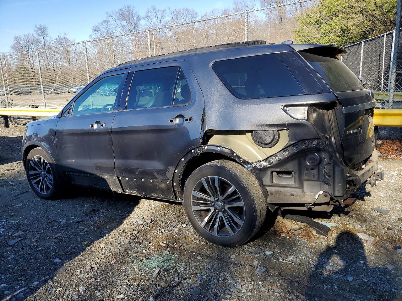 2017 Ford Explorer Platinum - Фото 2