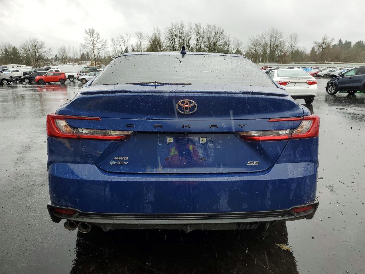 2025 Toyota Camry Se - Image 6