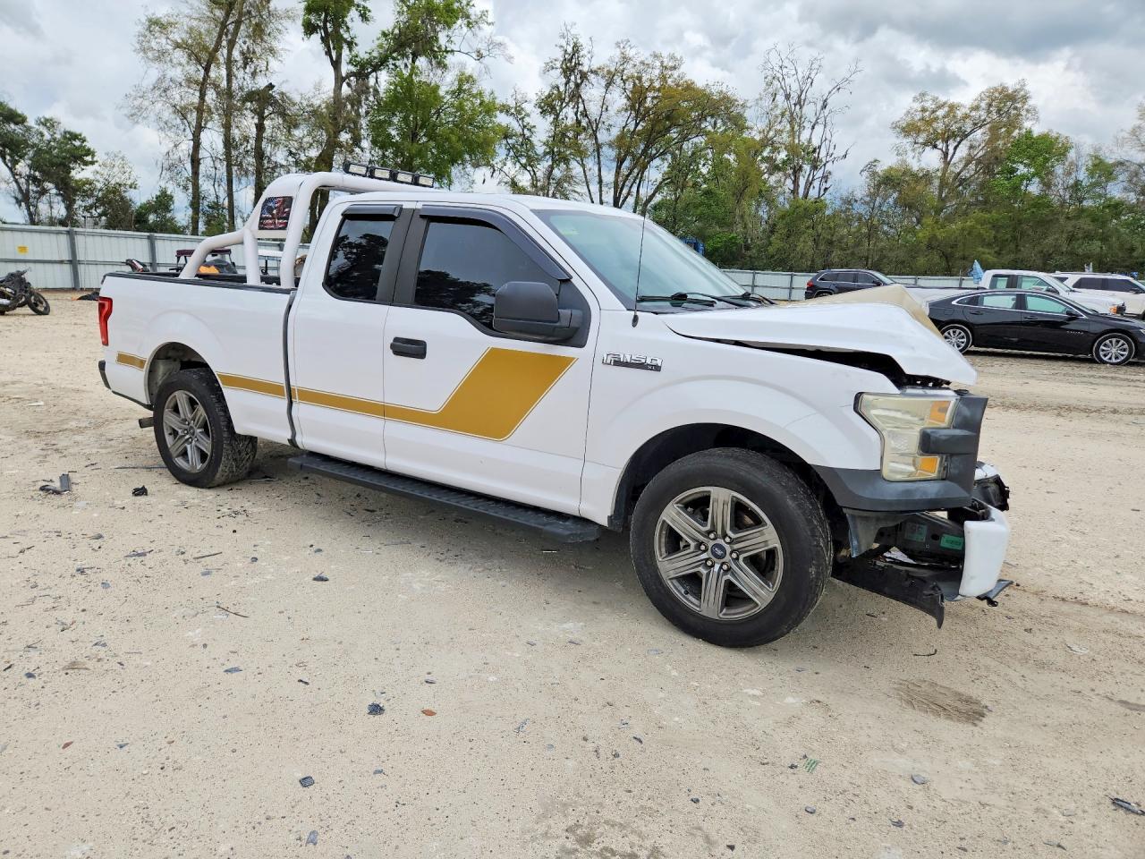 2015 Ford F150 Super Cab - Image 4