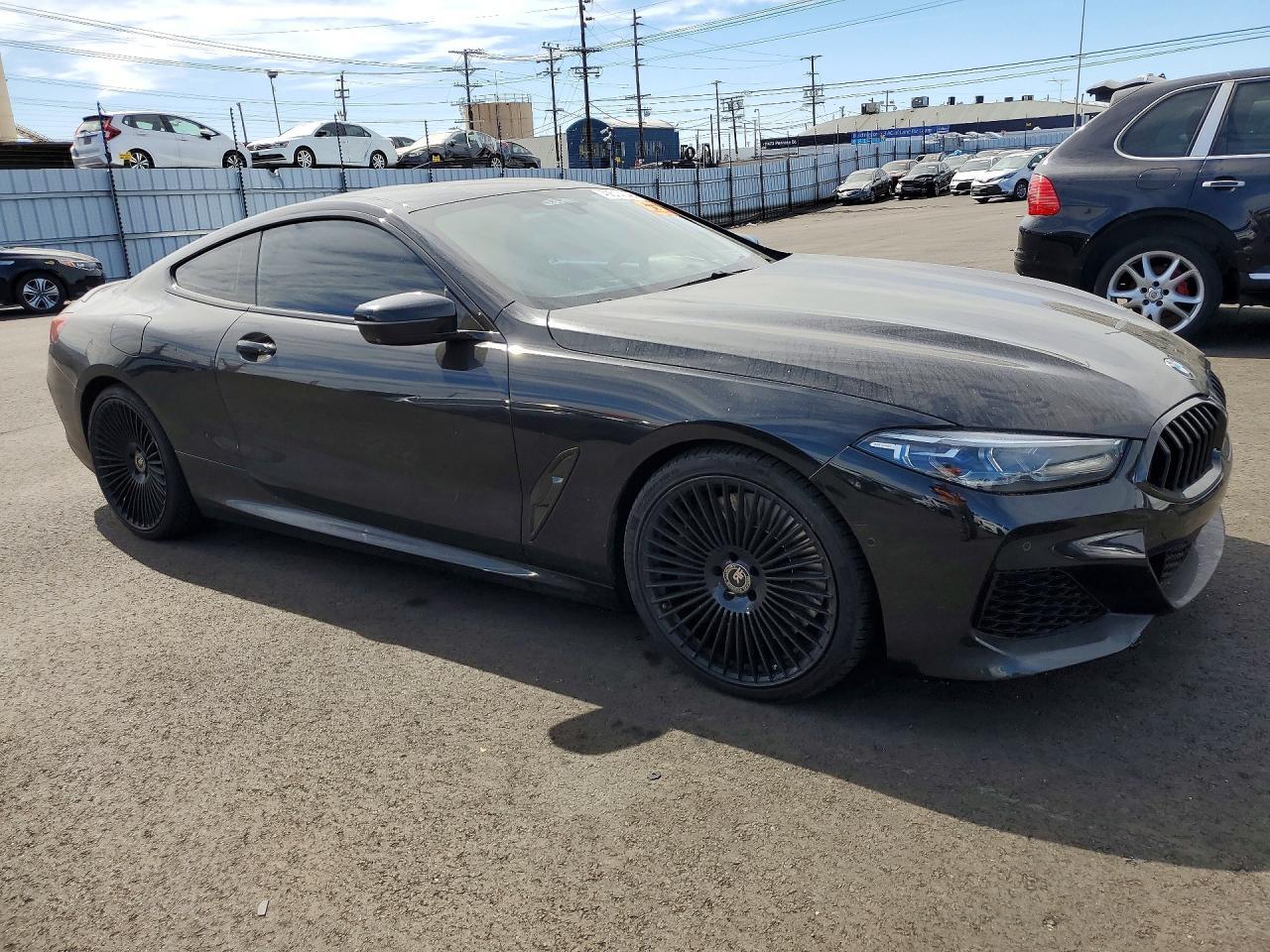 2022 BMW M850Xi - Фото 4